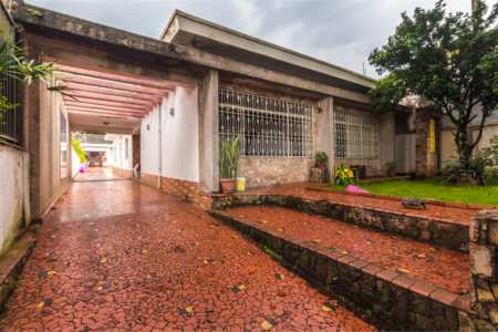 CASA TÉRREA 250m2 construídos/600 m2 de Terreno - metrô S.Judas