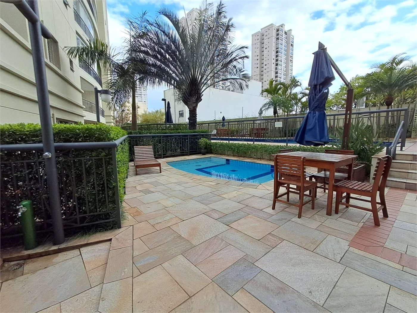 Apartamento à venda com 2 suítes em Vila Romana, São Paulo, SP