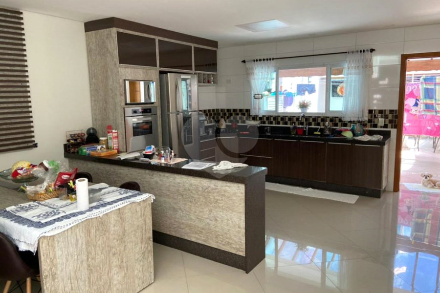 Sobrado à venda com 4 quartos, sendo 2 suítes, em Vila Alpina, Santo André, SP