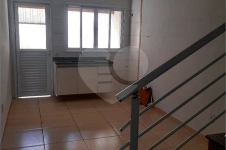 Sobrado à venda com 2 suítes em Jardim Nely, Indaiatuba, SP