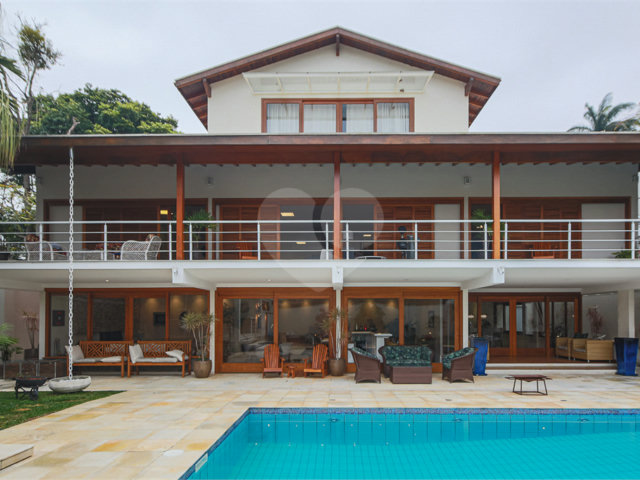 Casa à venda com 6 suítes em Jardim Cordeiro, São Paulo, SP