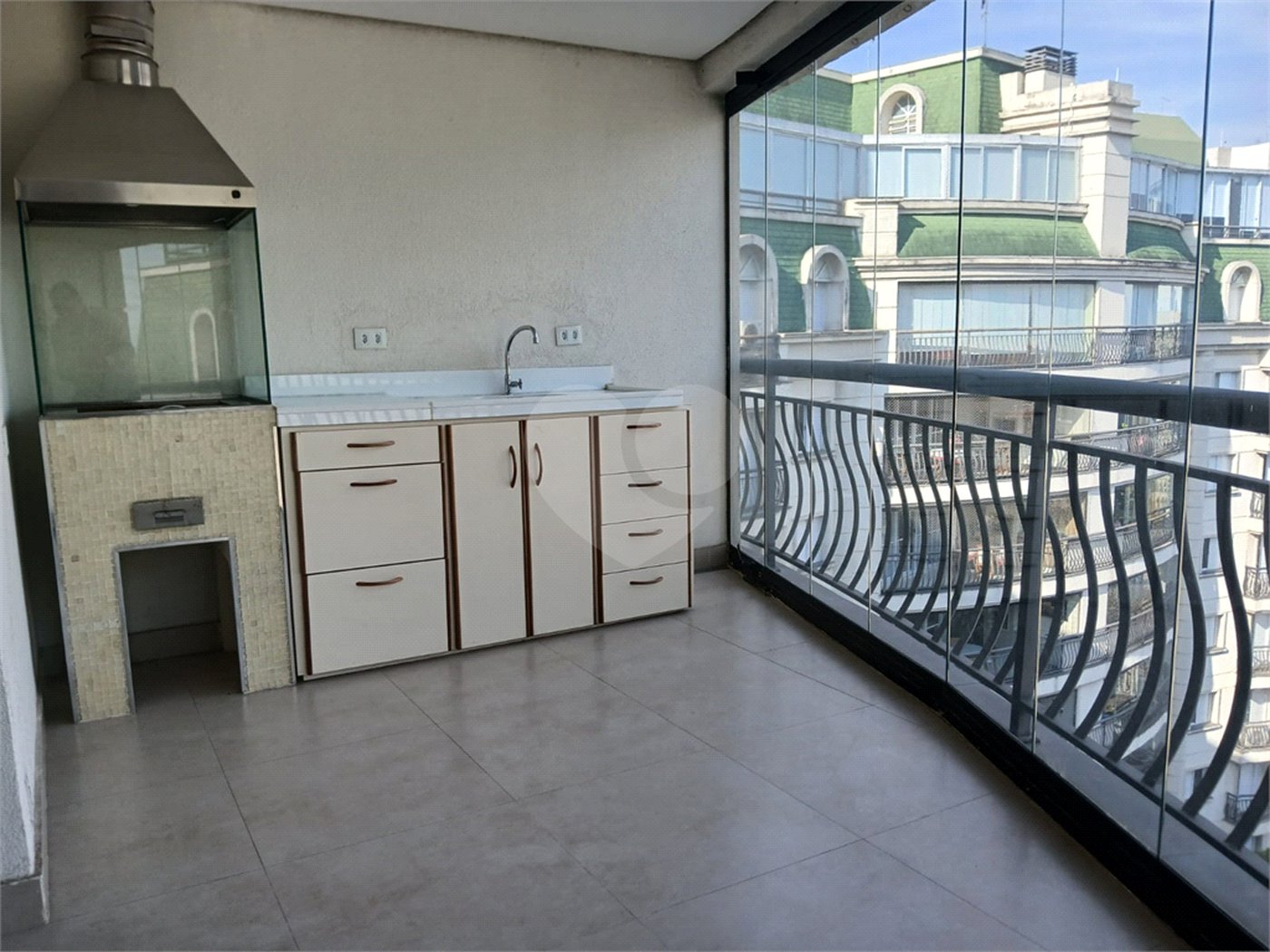 Cobertura à venda com 4 quartos, sendo 3 suítes,  em Cidade São Francisco, São Paulo, SP