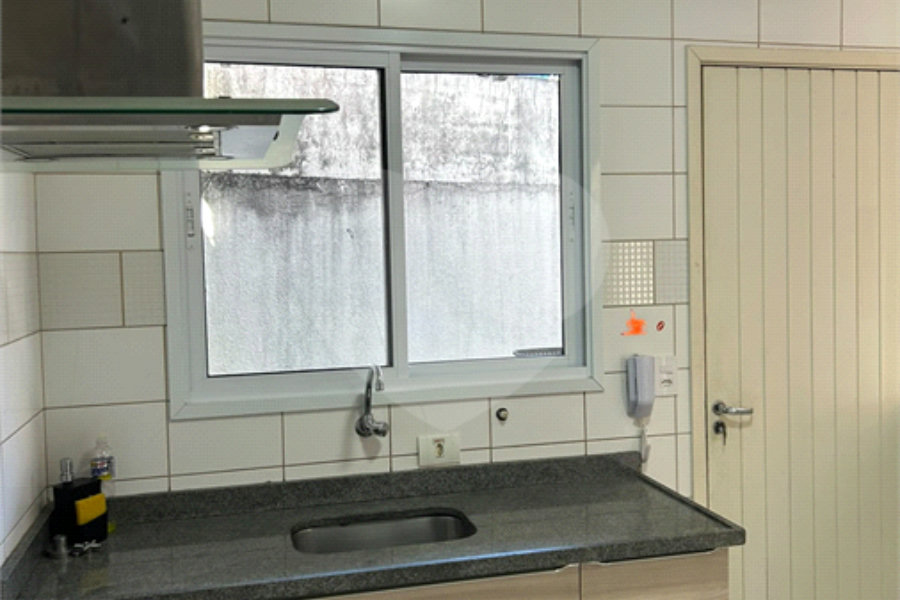 Casa à venda com 3 quartos, sendo 1 suíte,  no condomínio Village St. Louis, São Paulo - SP