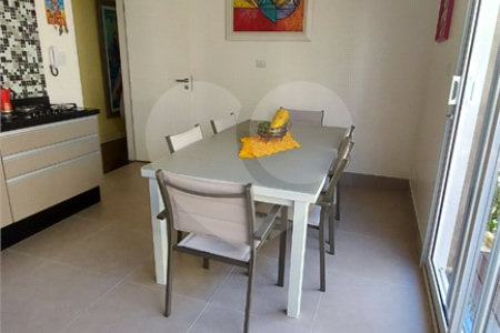 Casa à venda com 4 quartos, sendo 2 suítes, em Jardim São Caetano, São Caetano do Sul, SP