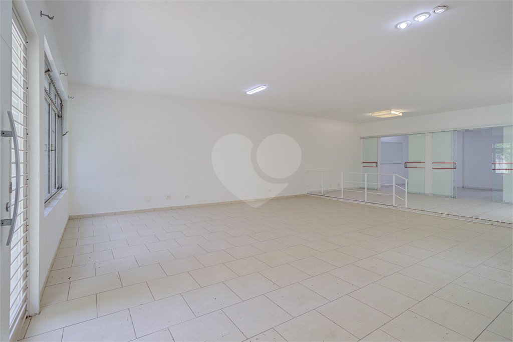 Sobrado à venda com 4 quartos, sendo 2 suítes,  em Brooklin, São Paulo, SP