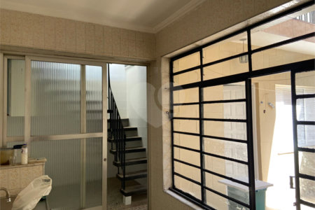 Sobrado à venda com 3 quartos, sendo 1 suíte,  em Jardim Itacolomi, São Paulo, SP