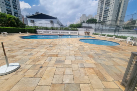 Apartamento à venda com 3 quartos, sendo 1 suíte, em Santo Amaro, São Paulo, SP