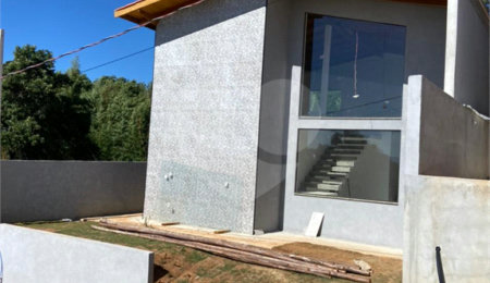 Casa à venda com 2 quartos, sendo 1 suíte,  no condomínio Águas de São Pedro, Mairiporã - SP