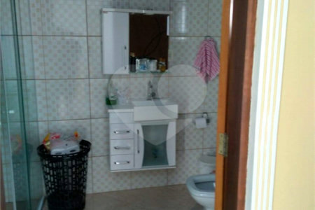 Sobrado à venda com 2 quartos em Jardim São José, Poá, SP