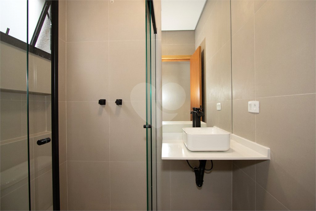 Sobrado à venda com 3 quartos, sendo 1 suíte, em Vila Gumercindo, São Paulo, SP