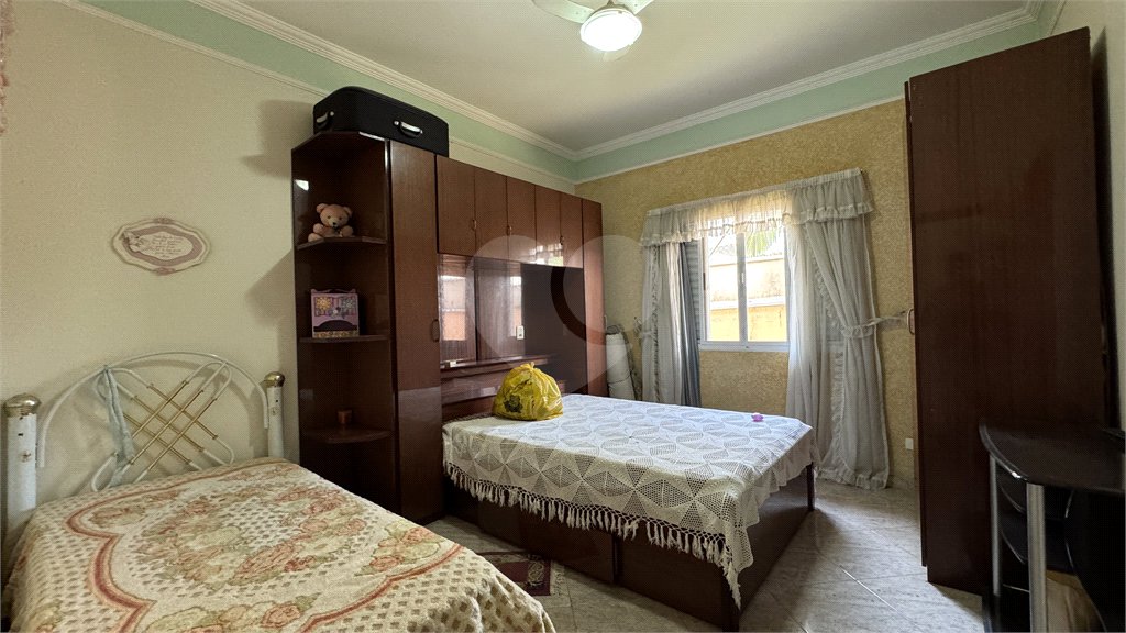 Casa à venda com 4 quartos, sendo 3 suítes, no condomínio Terras de Mont Serrat, Salto - SP