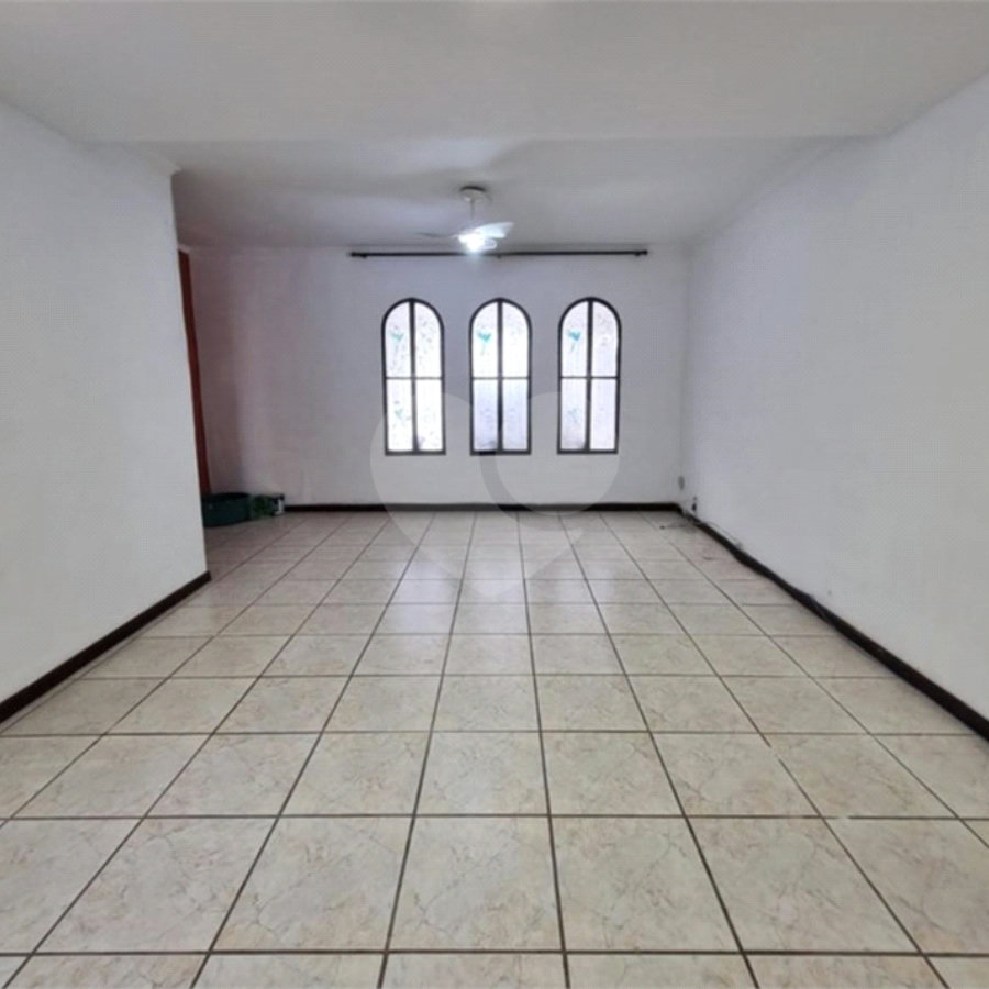 Sobrado à venda com 3 quartos, sendo 2 suítes, em Jardim Ester Yolanda, São Paulo, SP