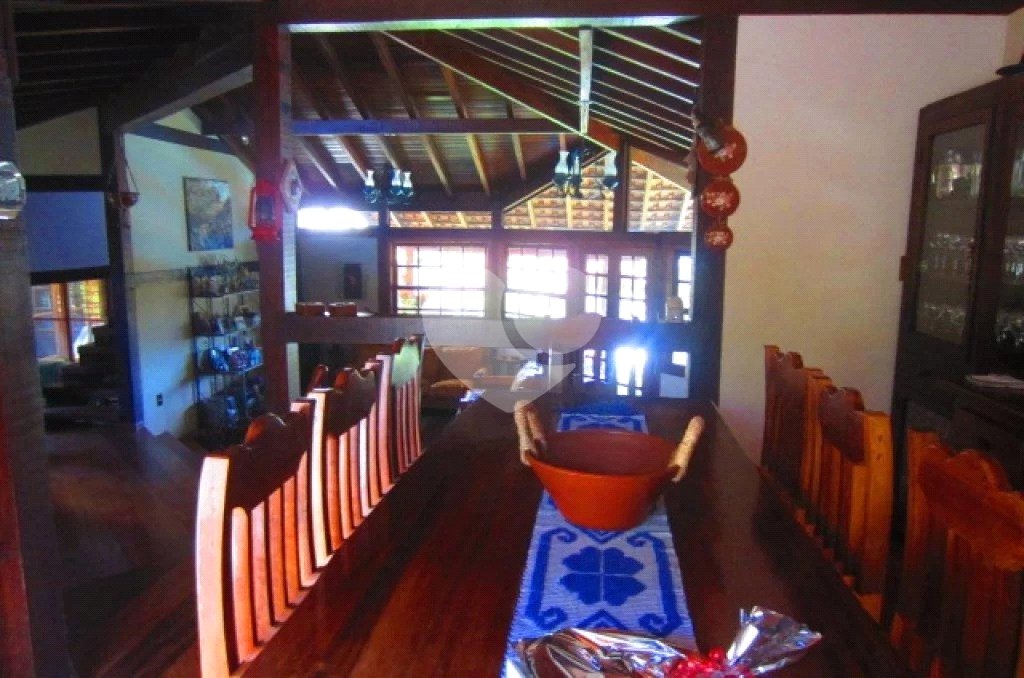 Casa à venda com 3 suítes no condomínio Associação Reserva das Hortênsias, Mairiporã - SP