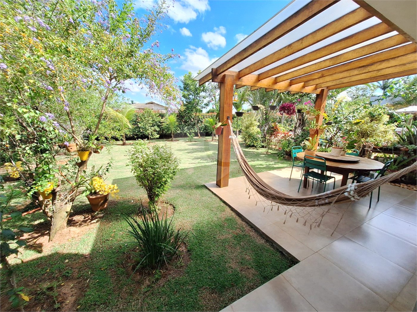Casa à venda com 3 suítes no condomínio Village Ipanema, Araçoiaba da Serra - SP