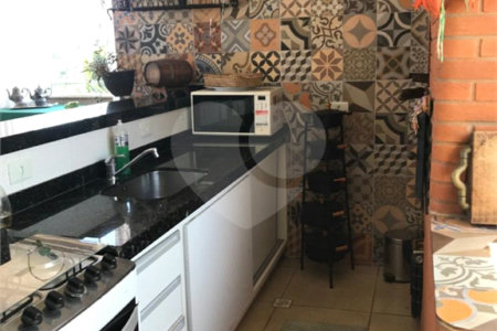 Casa à venda com 4 quartos, sendo 3 suítes, no condomínio Serra da Estrela, Atibaia - SP
