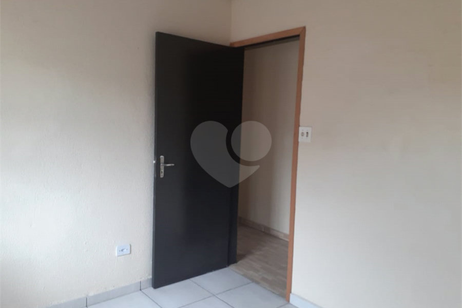 Sobrado à venda com 6 quartos, sendo 1 suíte,  em Jardim Las Vegas, Guarulhos, SP