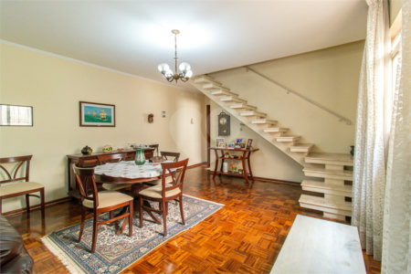 Casa à venda com 3 quartos, sendo 1 suíte, em Chácara Santo Antônio, São Paulo, SP