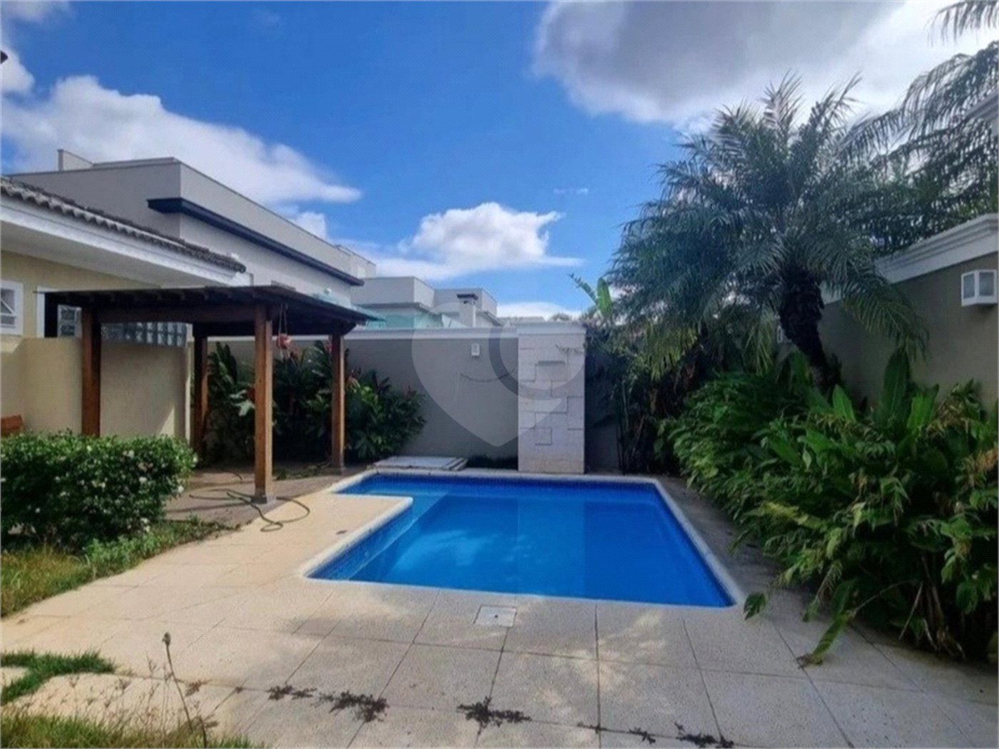 Casa à venda com 4 suítes no condomínio Mont Blanc, Sorocaba - SP