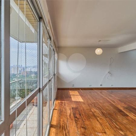 Cobertura à venda ou para alugar com 5 quartos, sendo 2 suítes, em Alto da Boa Vista, São Paulo, SP