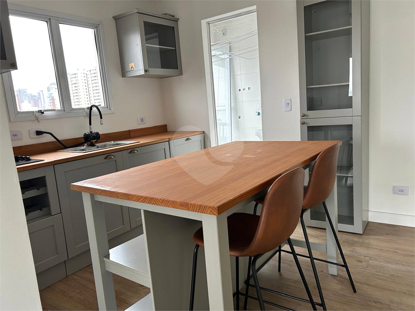 Apartamento à venda com 2 suítes em Pinheiros, São Paulo, SP