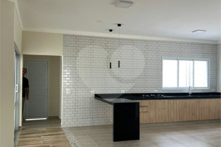 Casa à venda com 3 suítes no condomínio Palmeiras Imperiais, Salto - SP