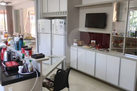 Casa à venda com 3 suítes no condomínio Estância Marambaia, Vinhedo - SP
