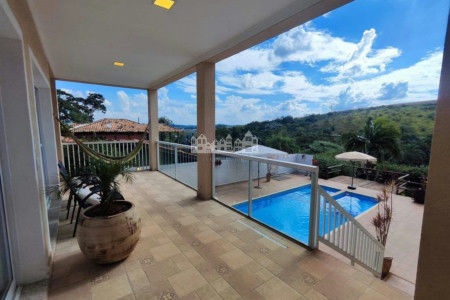 Casa à venda com 6 suítes no condomínio Portal Ouro Verde, Atibaia - SP