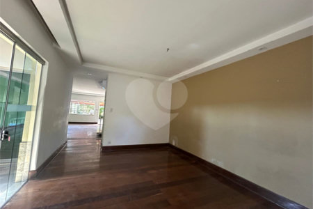 Sobrado à venda ou para alugar com 4 quartos, sendo 1 suíte, em Santo Amaro, São Paulo, SP