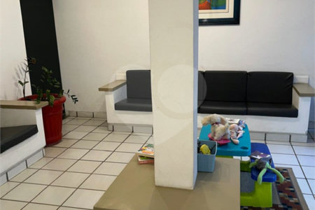 Sobrado à venda ou para alugar com 2 suítes em Itaim Bibi, São Paulo, SP