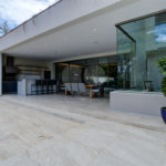 Casa à venda com 5 suítes em Jardim Cordeiro, São Paulo, SP