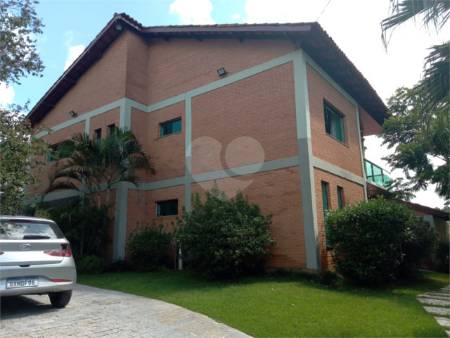 Sobrado à venda ou para alugar com 4 quartos, sendo 2 suítes,  em Serra da Cantareira, Mairiporã, SP