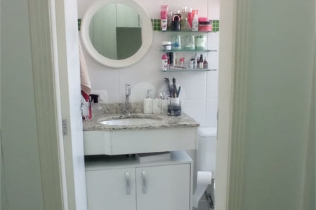 Casa à venda com 2 suítes no condomínio Residencial Pavoni I, São Paulo - SP