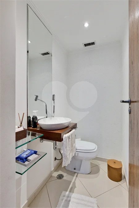 Apartamento à venda com 3 quartos, sendo 2 suítes, em Alto da Boa Vista, São Paulo, SP