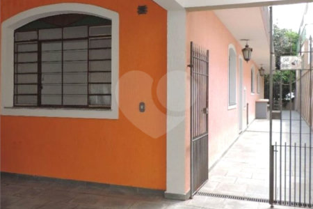 Sobrado à venda com 4 quartos em Vila Ipojuca, São Paulo, SP