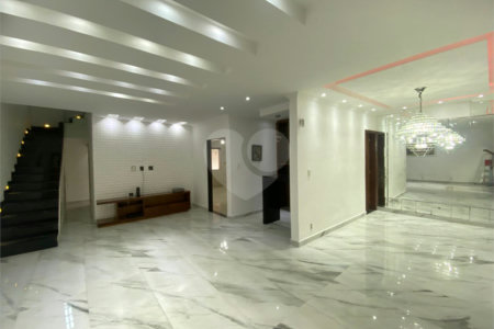 Casa à venda com 4 quartos, sendo 1 suíte, em Inhoaíba, Rio de Janeiro, RJ