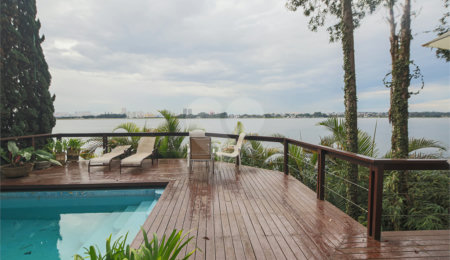 Casa à venda com 4 suítes em Guarapiranga, São Paulo, SP