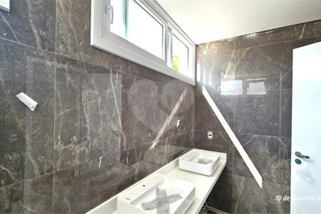 Casa à venda com 4 suítes no condomínio Garda, São Paulo - SP
