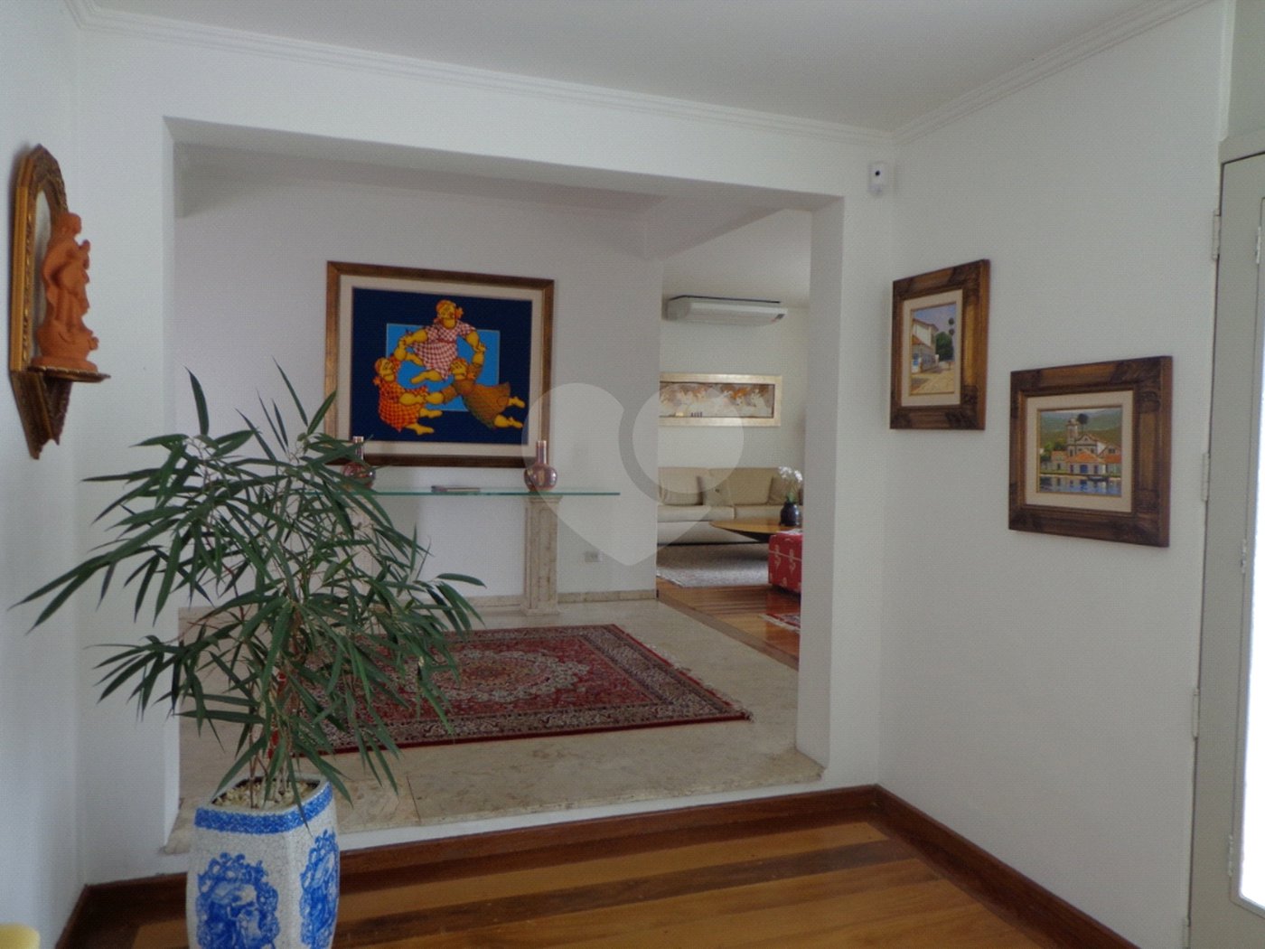 Sobrado à venda com 4 quartos, sendo 3 suítes, em Tremembé, São Paulo, SP