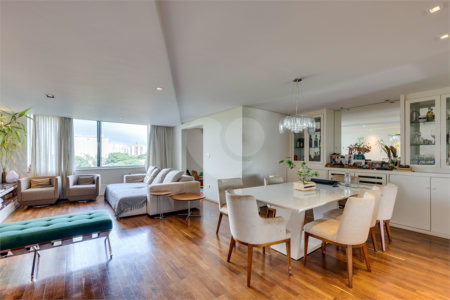 Apartamento à venda com 4 quartos, sendo 1 suíte, em Santo Amaro, São Paulo, SP
