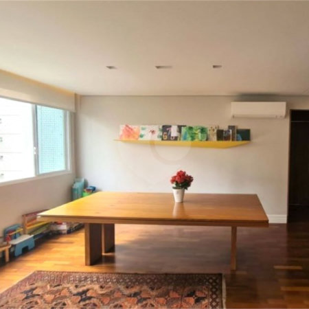 Apartamento à venda com 3 quartos, sendo 1 suíte, em Vila Uberabinha, São Paulo, SP