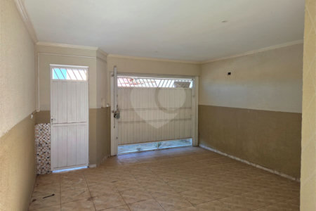 Casa à venda com 3 quartos, sendo 1 suíte, em Vila José Salem, Itapetininga, SP