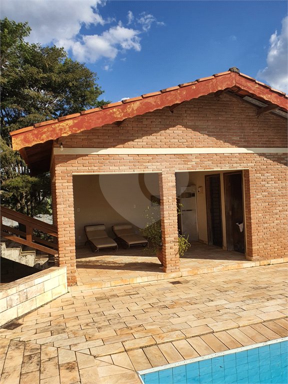 Chácara à venda com 4 quartos, sendo 2 suítes, em Vale dos Pinheiros, Atibaia, SP