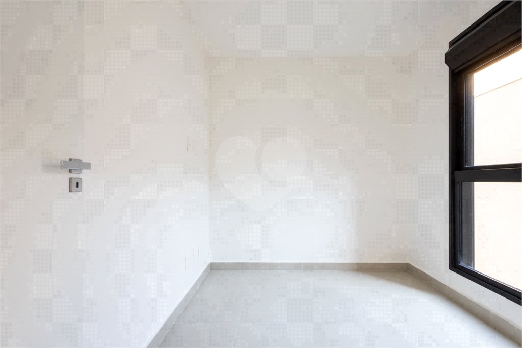 Casa à venda com 3 quartos, sendo 1 suíte, no condomínio Cubie Tutoia, São Paulo - SP