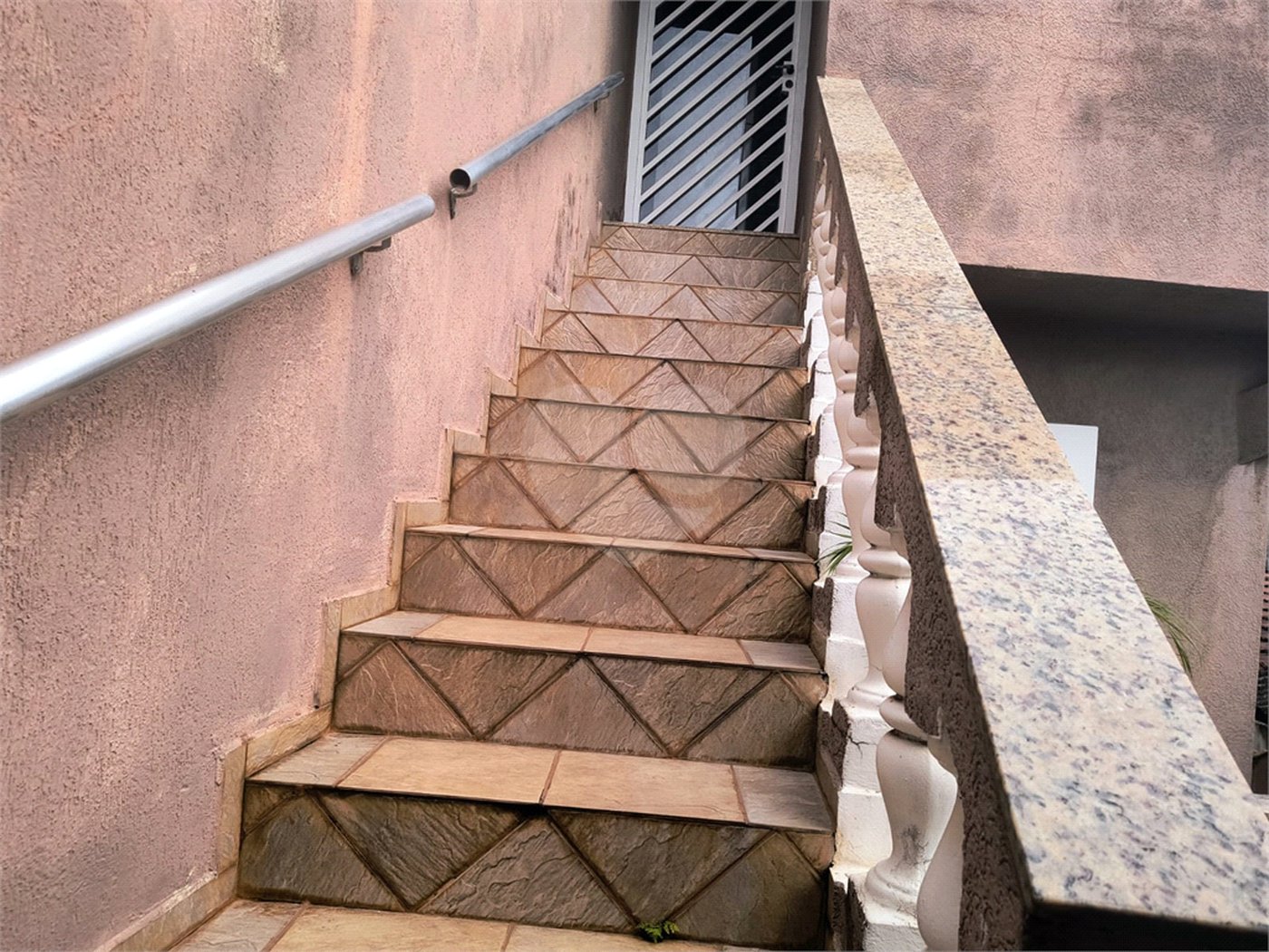Sobrado à venda com 3 quartos, sendo 1 suíte,  em Vila Palmeiras, São Paulo, SP