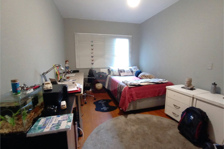 Casa à venda com 4 quartos, sendo 1 suíte, em Santana, São Paulo, SP