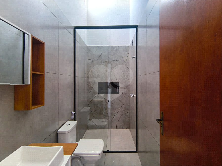 Casa à venda com 3 quartos, sendo 2 suítes, no condomínio Tivolli, Itapetininga - SP