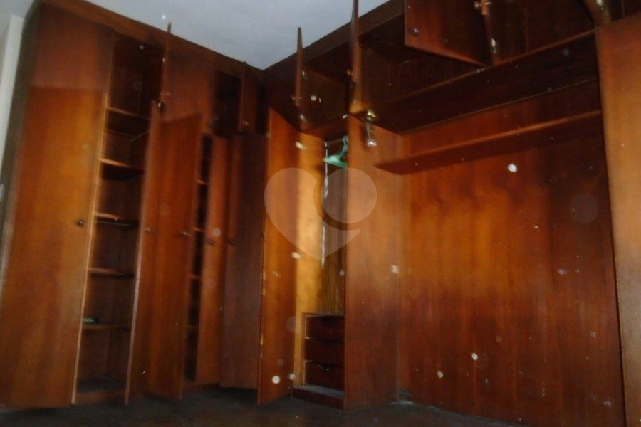 Sobrado à venda com 4 quartos, sendo 1 suíte, em Parque Edu Chaves, São Paulo, SP