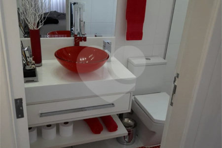 Apartamento à venda com 3 quartos, sendo 1 suíte,  no Centro, Mogi das Cruzes, SP