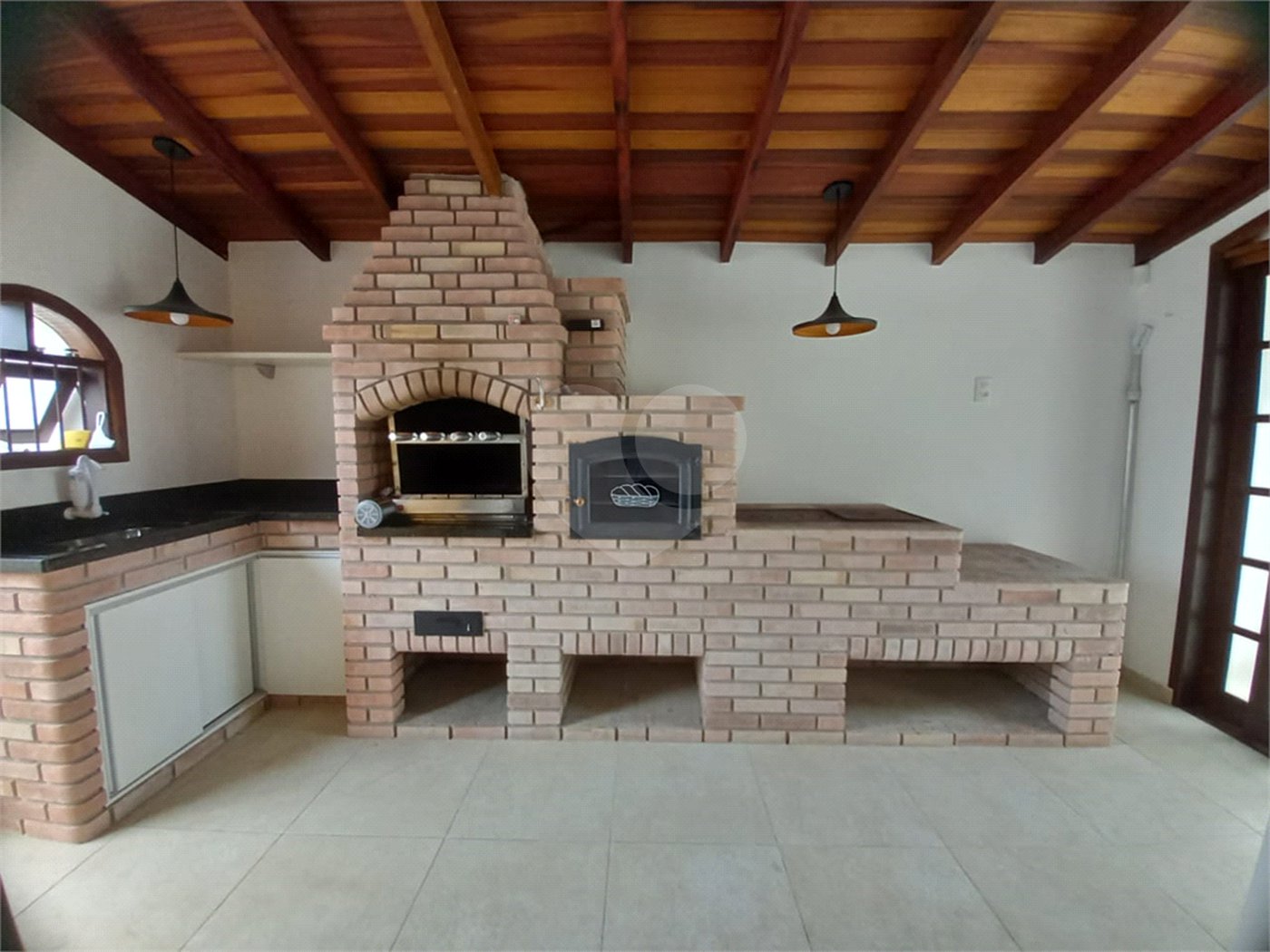Casa à venda com 4 quartos, sendo 1 suíte,  em Vila Oliveira, Mogi das Cruzes, SP