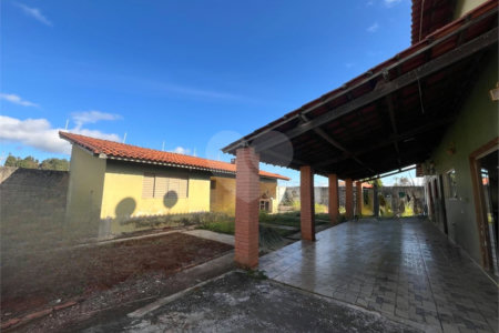 Sobrado à venda com 4 quartos, sendo 1 suíte, em Estância Conceição, Itapetininga, SP